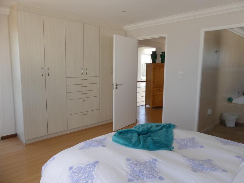 To Let 3 Bedroom Property for Rent in Golden Mile Western Cape